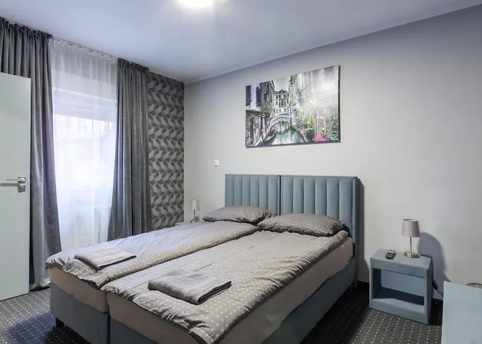 Bed And Breakfast 33